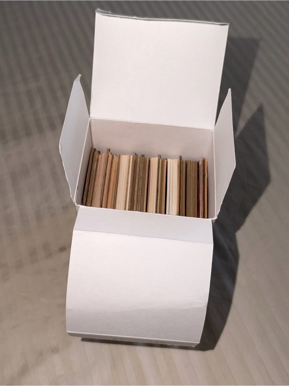 Box of Assorted vintage trading cards - Picture 6 of 9